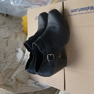Ladies ankle boots